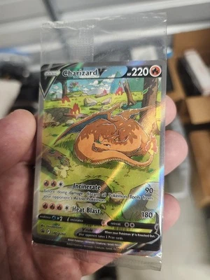 Charizard V SWSH260 SWSH: Sword & Shield Promo Cards Holo - Image 1 of 2