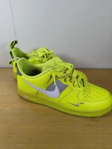 Mens  (10.5) Nike Air Force 1 Low LV8 Utility Pack Triple Volt Yellow AJ7747-700 - Bild 1 von 10