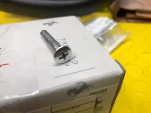 Ferrari 430, Schraube Für Armaturenbrett Kontrolle, P/N 159357 - Bild 1 von 3