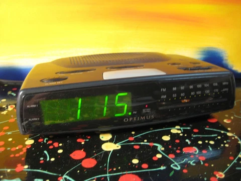 CR-320 Optimus Green Display Digital Dual Alarm AM/FM Clock Radio by Radio Shack Cover