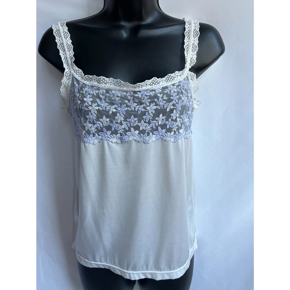 Camisa de dormir vintage Triumph acabamento em renda branca lavanda lingerie floral L cetim - Imagem 1 de 4