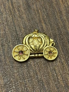 1999 Mignon Faget The Mystic Club Cinderella Pin- Mardi Gras Krewe Favor - Picture 1 of 2