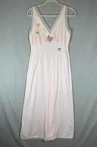 Vtg WARNERS Slip Dress Nylon Sz 36 Nightgown Coquette Pink Embroidered TINY FLAW - Bild 1 von 9