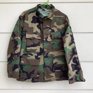 Military Combat Coat Shirt Woodland Camo  BDU Camouflage Medium X-Short - Picture 1 of 4
