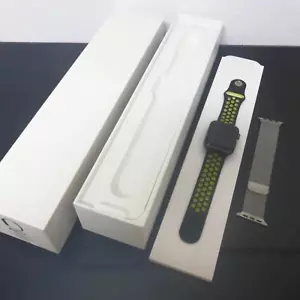 Apple iWatch 42mm Gray/schwarz mit 2 Armbänder Box defekt geht nicht an - Bild 1 von 5
