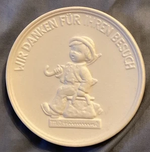 Fröhlicher Wanderer Hummel Plakette: Werksbesichtigung Geschenk - Bild 1 von 4