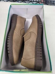 Easy Street Women's Oriel Comfort Slip On-Flats Taupe Size 9.5W - Picture 1 of 7