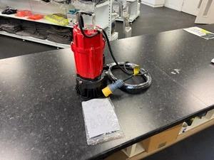 Fairport 115v submersible pump W/O float switch - Picture 1 of 3