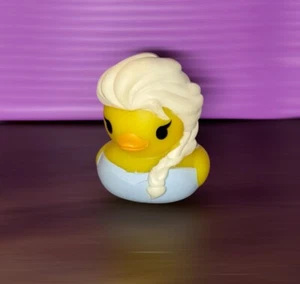 Frozen Elsa Disney Duckz Collectible Mini Rubber Duck Bath Toy. NWOT - Picture 1 of 3