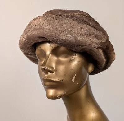 SOMBRERO DE TERCIOPELO EDUARDIANO TARDÍO  Foto 1 de 4