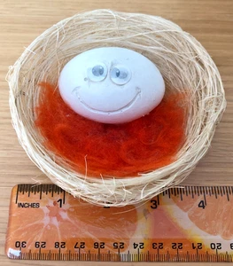 vtg FAKE EGG IN A NEST * gag gift * lenticular eyes * very cute! - Picture 1 of 4