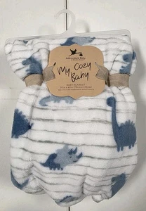 My Cozy Baby cremeweiß mit blauen Dinosauriern Babydecke 30" x 40" Neu mit Etikett - Bild 1 von 3