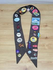 Brownies / Girl Guides Sash With Badge & Sew On Patch Job Lot Collection - Picture 1 of 8