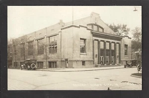 Mason City Iowa IA 1924 RPPC Old Armory Building, Concrete & Stone, Autos Parked - Foto 1 di 2