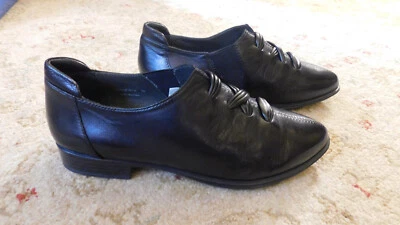 Spring Step Gwynth Loafers Classy Criss Cross wide lace Shiny Leather Black 5.5 - Image 1 of 4