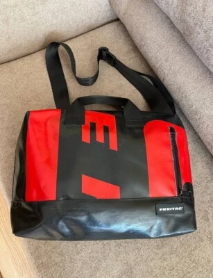 Bolso de Hombro Mensajero Reciclado FREITAG - Rojo/Blanco - Serie G 5.1 Foto 1 de 4