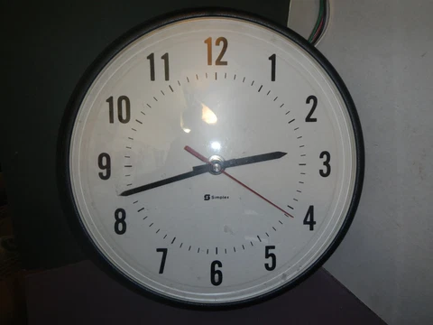 12" SIMPLEX 6310-9231 CLOCK SCHOOL HOUSE ELECTRIC HANGING WALL SLAVE WORKING Cover