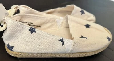 NWT Girls 10 GAP Cotton Canvas SLIP ON SHOES Off-White Navy Blue Stars Patriotic - Image 1 of 4