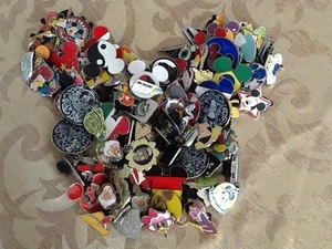 Disney Trading Pins lot of 1000 FREE PRIORITY SHIPPING 100% tradable  - Picture 1 of 3