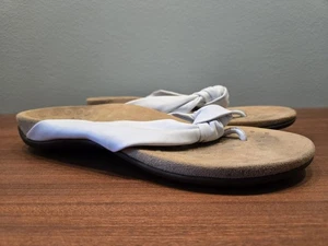 Vionic Pippa Zehenstegsandale weiß Leder Größe 9 Flip Flops - Bild 1 von 5