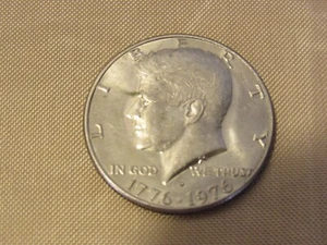 Bicentennial 1776 1976 Kennedy Half Dollar Coin V60M - Picture 1 of 5