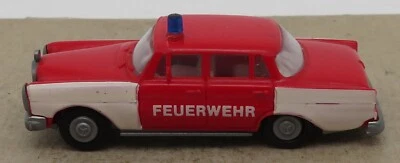 MICRO PREP PRALINE HO 1/87 MERCEDES 220 FEUERWEHR POMPIERS BLANC ROUGE no box - Photo 1/4