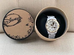 Disney Minnie Mouse Wristwatch White Band Quartz Analog Watch in a Disney box - Picture 1 of 12