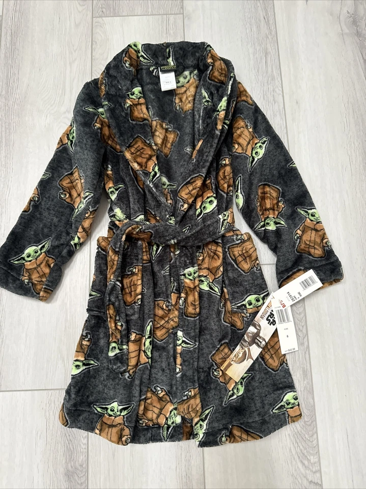 NWT Baby Yoda Grogu Robe Unisex Boy Girl Star Wars Mandalorian Sz 6 - Image 1 of 3