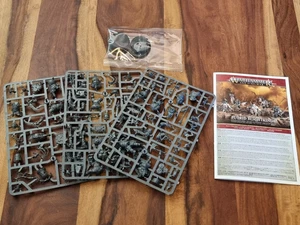 Warhammer / Nurgle - 5 Putrid Blightkings - NUOVO / mai costruito - Foto 1 di 1