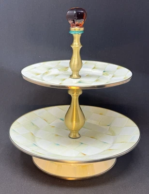 Soporte dulce esmalte a cuadros cortesanos de dos niveles Mackenzie Childs Foto 1 de 4