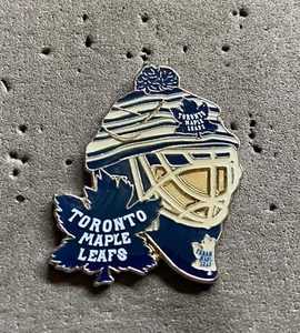 Toronto Maple Leafs 2014 Winter Classic Goalie Mask NHL Hockey Pin - Imagen 1 de 1