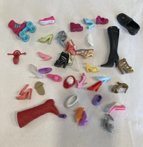 LOTTO SCARPE SINGOLE PER BARBIE KEN & FRIENDS STIVALI SNEAKERS SKATE 35 SINGOLE - Foto 1 di 5