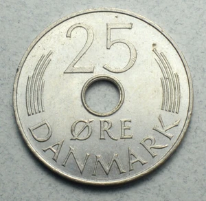 Denmark 25 Øre 1977 KM# 861.1 Europe Coin - Picture 1 of 2