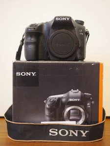 Sony Alpha SLT-A77MKII 24.0 MP Digitalkamera - Schwarz (ILCA-77M2) - Bild 1 von 8