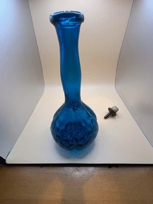 Botella de peluquero Fenton Jamestown de vidrio azul a lunares Foto 1 de 4