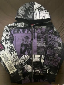 Supreme Collage Kapuzenpullover mit Reißverschluss lila Größe S gebraucht - Bild 1 von 3