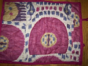 ALMOHADA ACOLCHADA CON IMPRESIÓN JACOBIA DE CERÁMICA GRANERO IKAT TAMAÑO ESTÁNDAR - Imagen 1 de 2