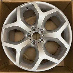 Llanta de aleación de rueda delantera BMW X5 E70 X6 E71 20x10” radios en Y 214 ET:40 6772249 plateada - Imagen 1 de 3