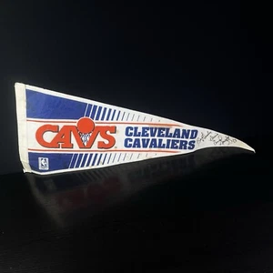 Vintage 1990s Cleveland Cavs Cavaliers NBA Pennant Signed By Brad Daugherty - Picture 1 of 22