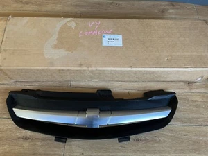 HOLDEN COMMODORE VY CHEV GRILL GRILLE AND BADGE. - Picture 1 of 5