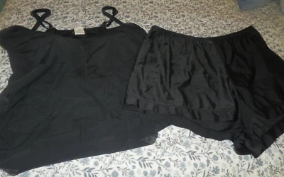 BONITO TRAJE DE BAÑO SHORTINI NEGRO 18W St Tropez 2 piezas con volantes nivel TOP SHORTS Foto 1 de 4