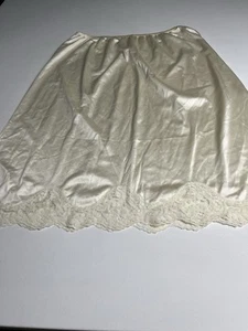Vtg Adonna Silky Soft Nylon Half Slip With Lace & Side Slit Size 1x/extra USA - Picture 1 of 8