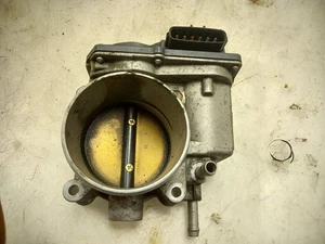03-09 TOYOTA 4 RUNNER SR5 4.0L THROTTLE BODY VALVE ASSEMBLY 1GRFE - Picture 1 of 12