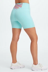 Pantaloncini da motociclista Fabletics Boost PowerHold vita alta 6" spandex taglia S blu cipria - Foto 1 di 7