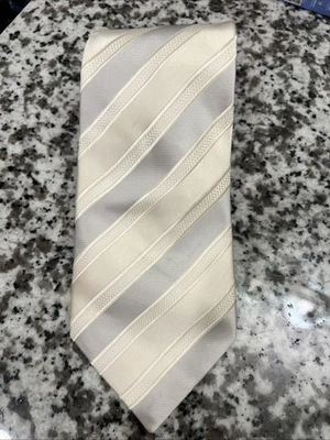 Gravata de seda masculina Donald J. Trump Signature Collection listrada prata creme - Imagem 1 de 4