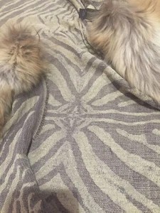 ROBERTO CAVALLI 100% AUTHENTIC FOX LEOPARD BEIGE WOOL SCARF BEAUTIFUL - Picture 1 of 8