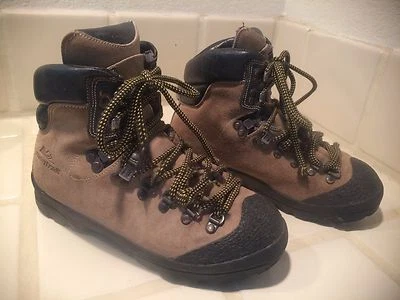 Vintage Women's Montrail Leather Hiking Boots Made in Italy Size 7.5 EUR 38.5 - Image 1 of 4