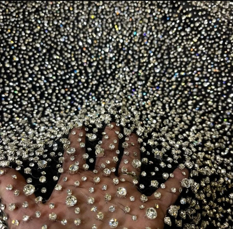 Material de tela con cuentas de diamantes de imitación para elegante tela de encaje nupcial por yarda Foto 1 de 4