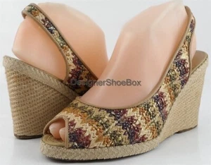 $159 ANDRE ASSOUS PAYTON Mustard Designer Espadrille COMFORT Wedges 10 - Picture 1 of 4