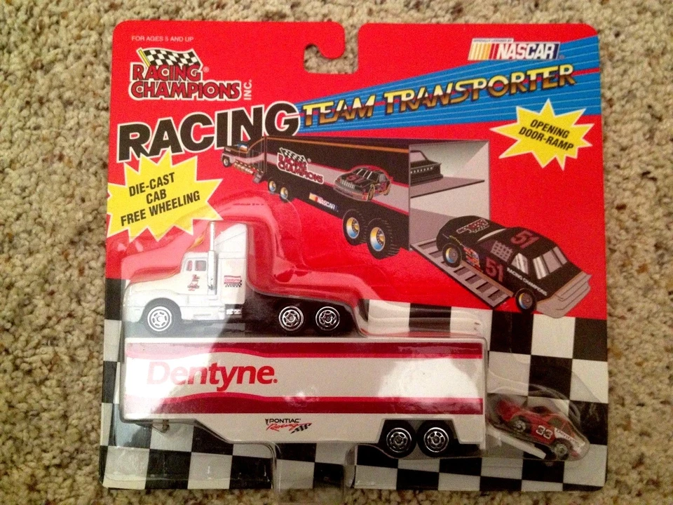 Dentyne Pontiac Racing 1994 Semi Cab and Trailer H/O Scale Die-Cast New in Pack - Image 1 of 1